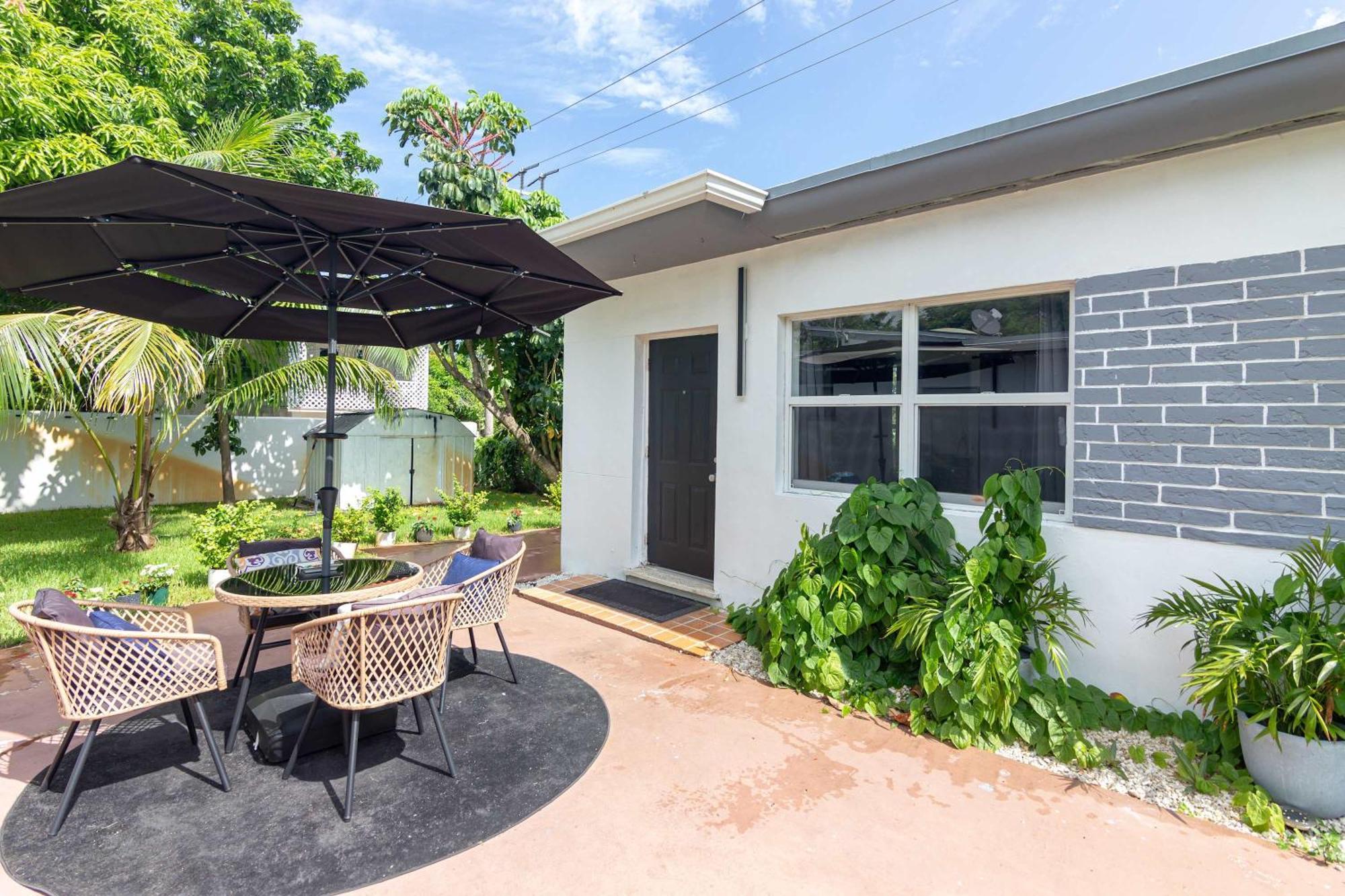 Serene Cottage Retreat, Ideal For Couples & Solo Miami Eksteriør bilde